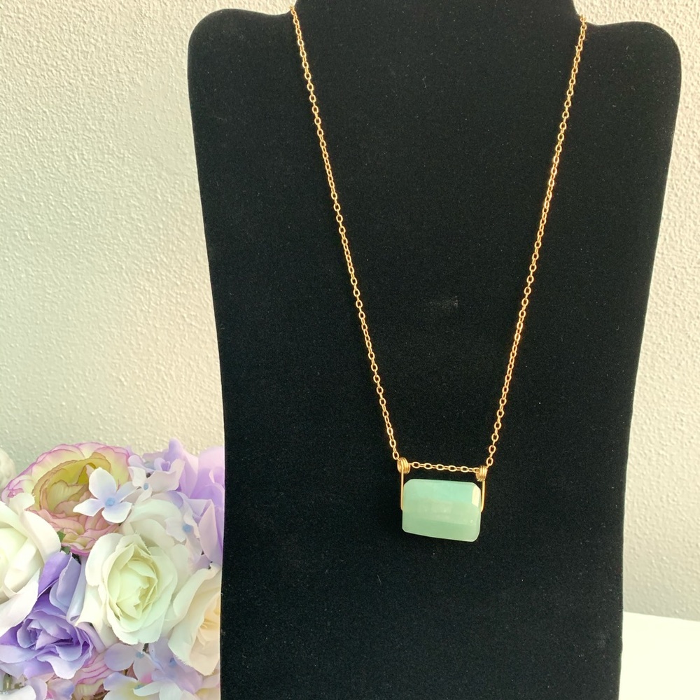 Light green Jade and gold necklace